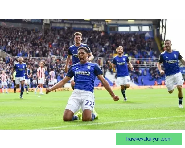 贝林厄姆延续杰拉德式中场传承 本赛季表现稳健备受期待